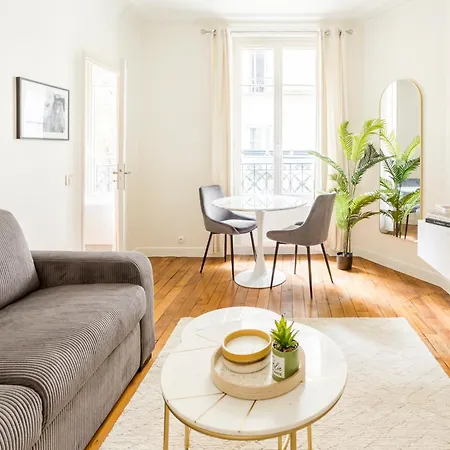 Superbe Montmartre Apartment Paris