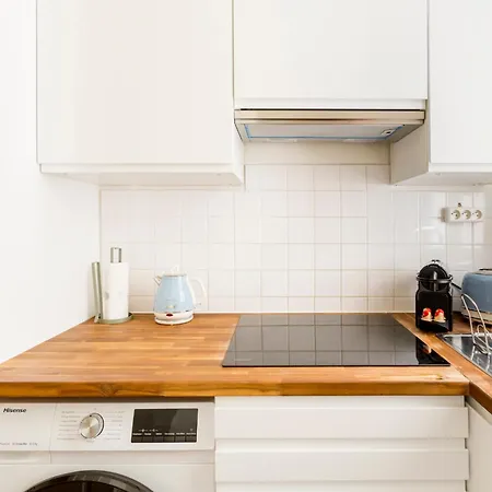 Superbe Montmartre Apartment Paris
