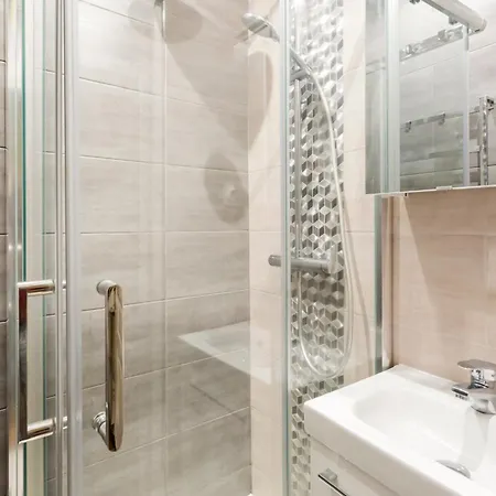 Superbe Montmartre Apartment *